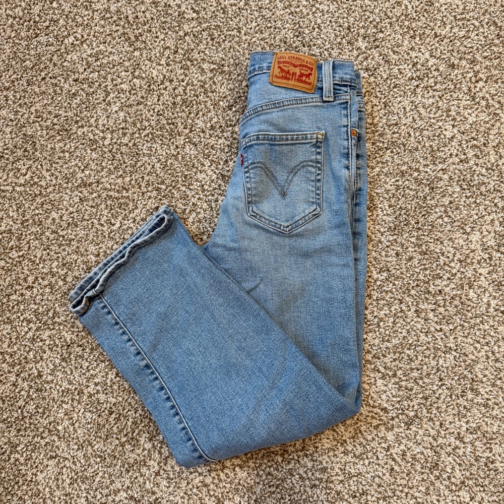 Levi's Ribcage Straight Ankle Jeans in Light Blue Wash